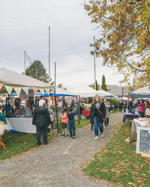 Outdoor market in the fall